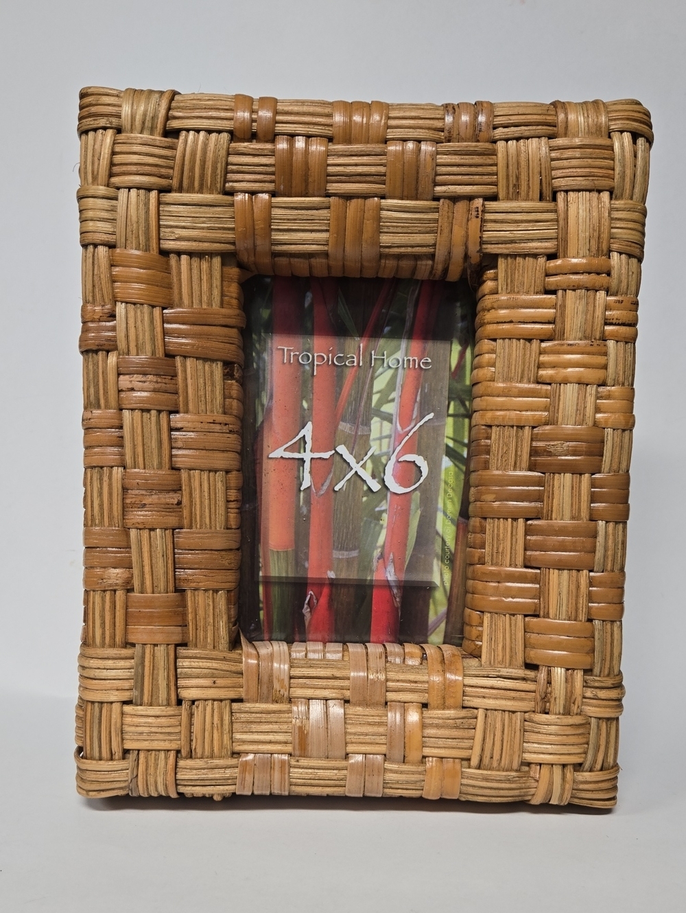 Tropicl Home Woven Rattan 4x6 Photo Frame 8"x10"x1.5" GUC